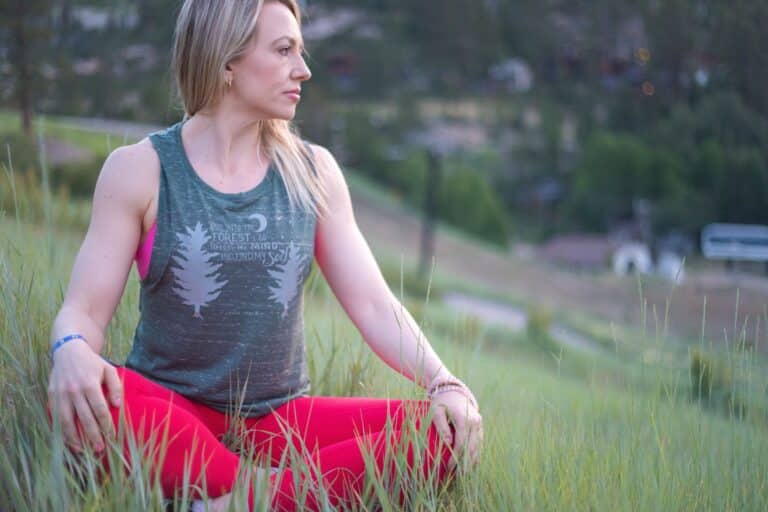 jillian, travel and wellness influencer, connecting to her higher self in nature practicing mindfulness